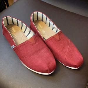 Toms women’s shoes size 9